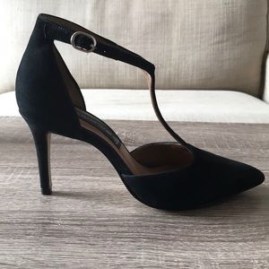 Black suede Steven by Steve Madden heels